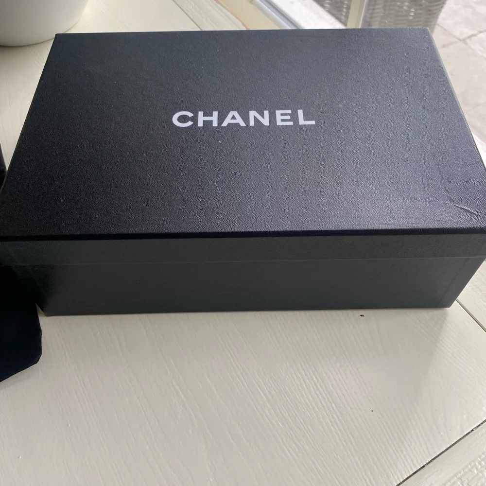 Brand new Chanel baby blue flats - Picture 5 of 6